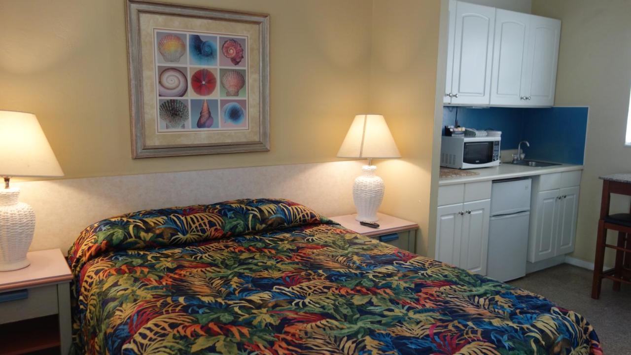 Deluxe Queen Room at Ocean Inn