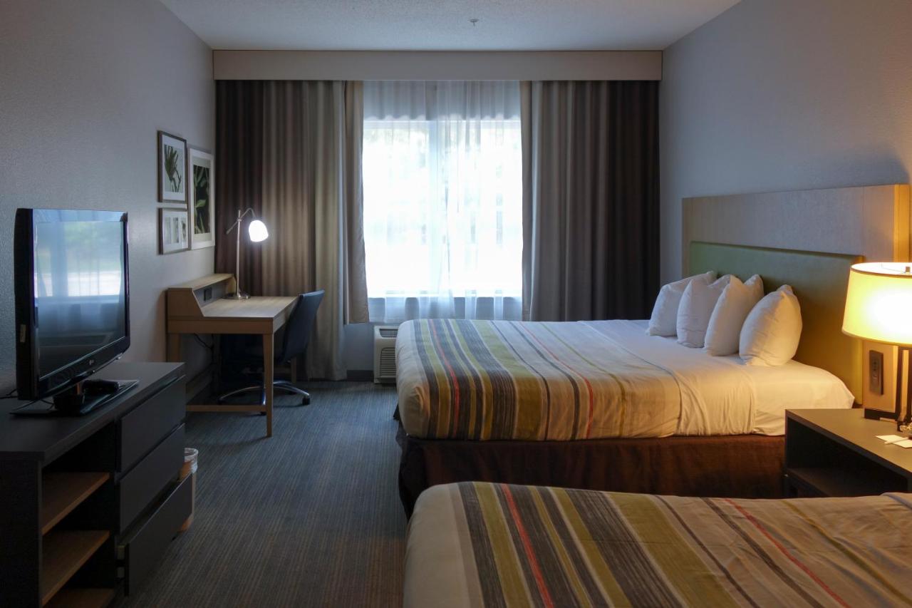 Queen Room with Two Queen Beds - Non-Smoking at Country Inn & Suites by Radisson, Washington, D.C. East - Capitol Heights, MD