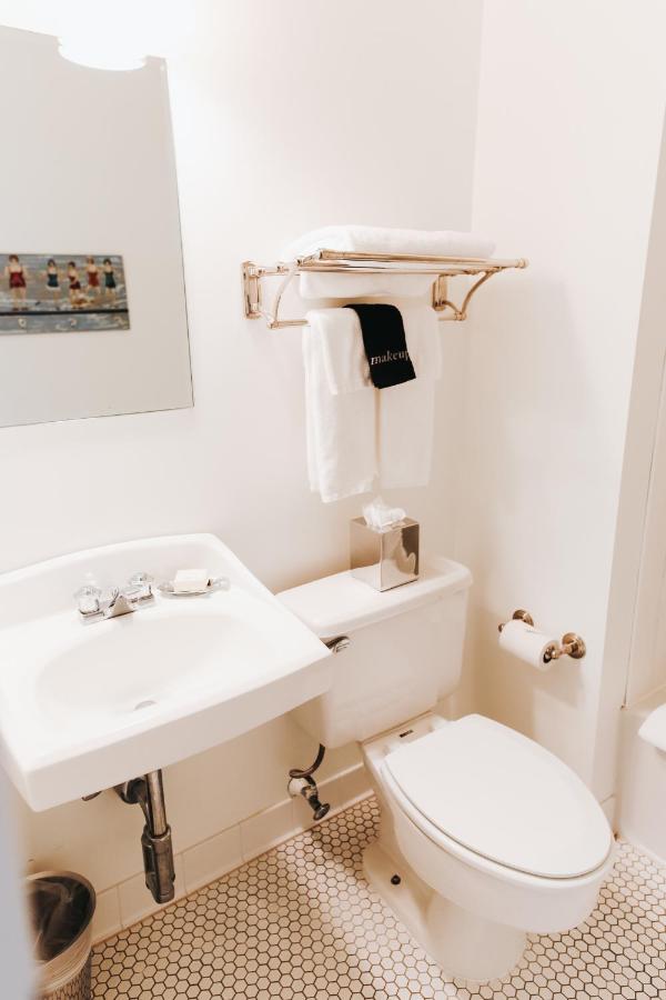| Chebeague Island Inn