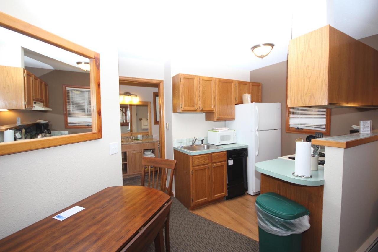  | Streamside on Fall River