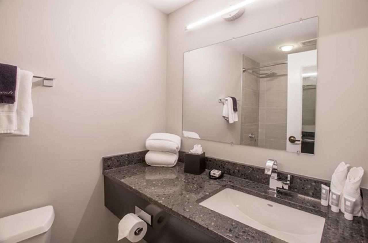 Premier King Flat at Magnolia Hotel Omaha