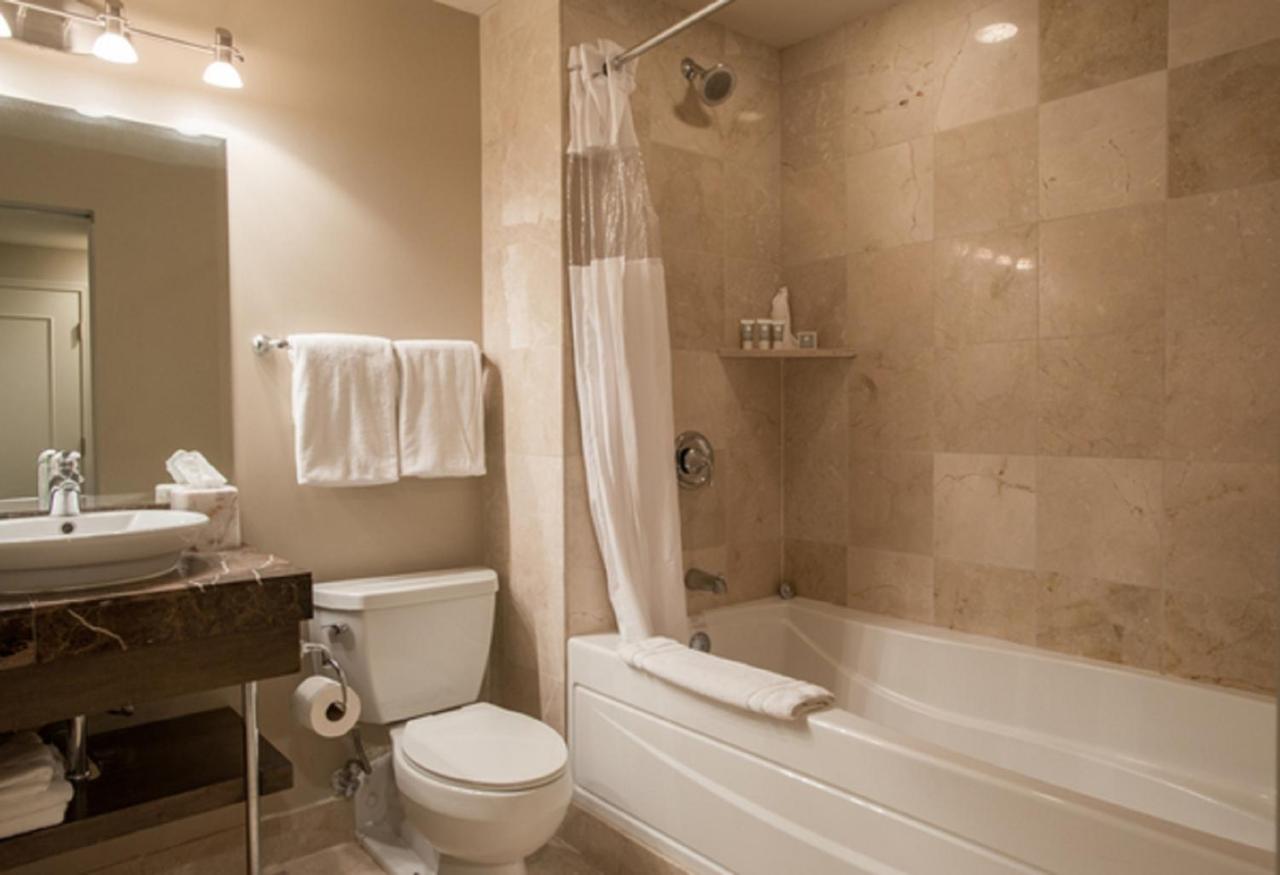 Executive King Corner Studio at Magnolia Hotel Omaha