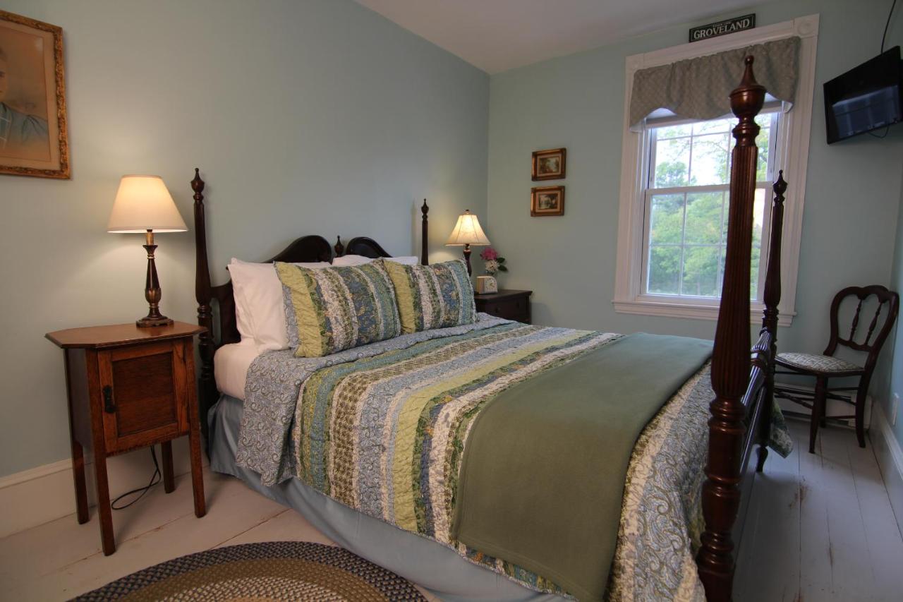 | Kendall Tavern Inn Bed and Breakfast