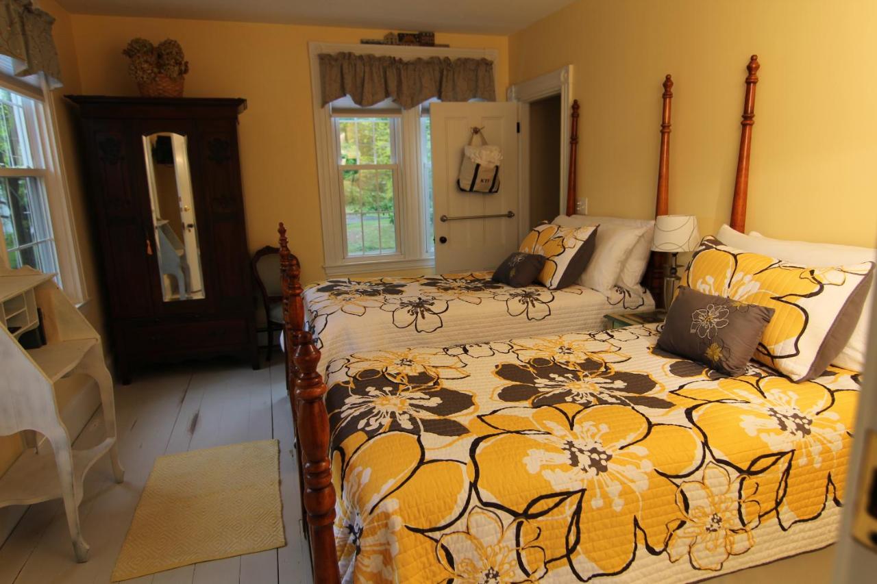 | Kendall Tavern Inn Bed and Breakfast