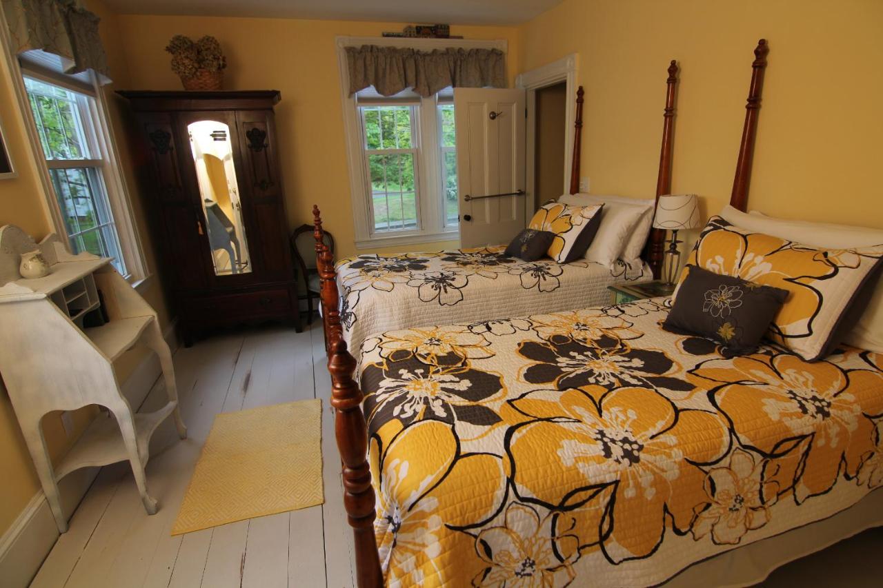 | Kendall Tavern Inn Bed and Breakfast