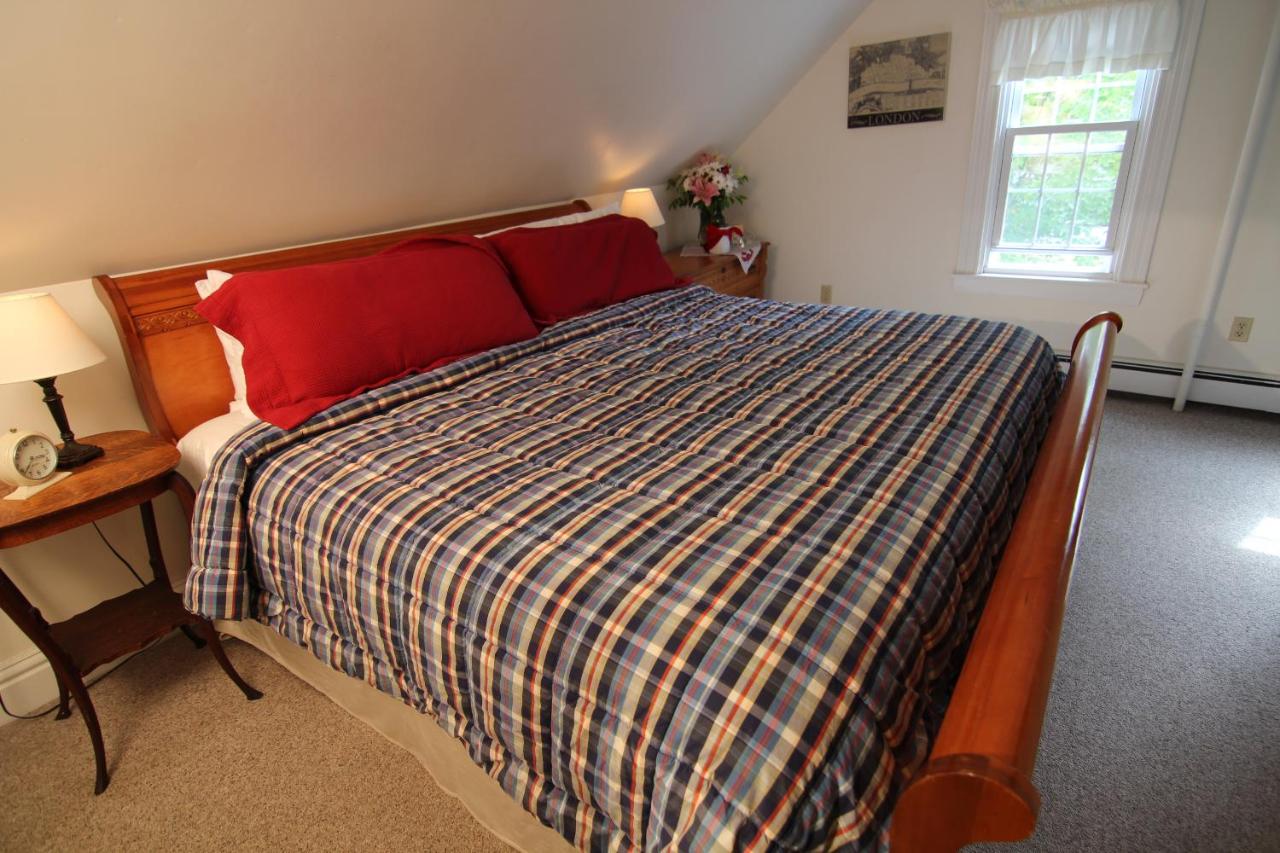 | Kendall Tavern Inn Bed and Breakfast