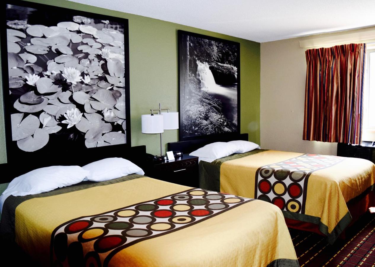 Deluxe Double Room with Two Double Beds - Non-Smoking at Super 8 by Wyndham Homewood Birmingham Area