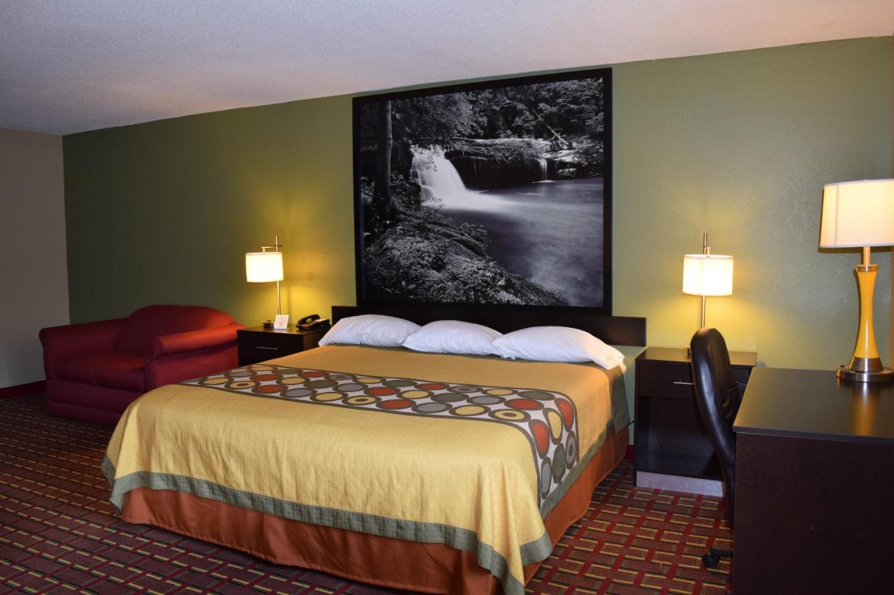 King Studio Suite - Non-Smoking at Super 8 by Wyndham Homewood Birmingham Area