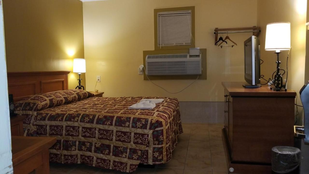 | Luxury Inn