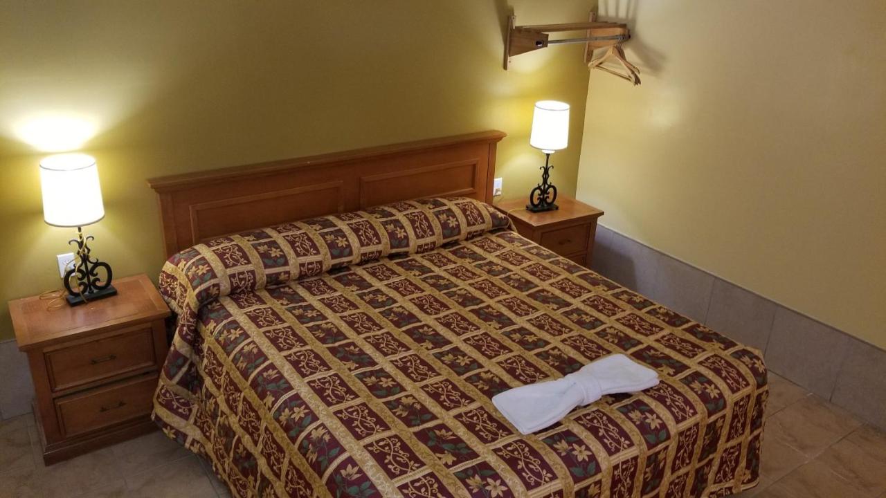 | Luxury Inn