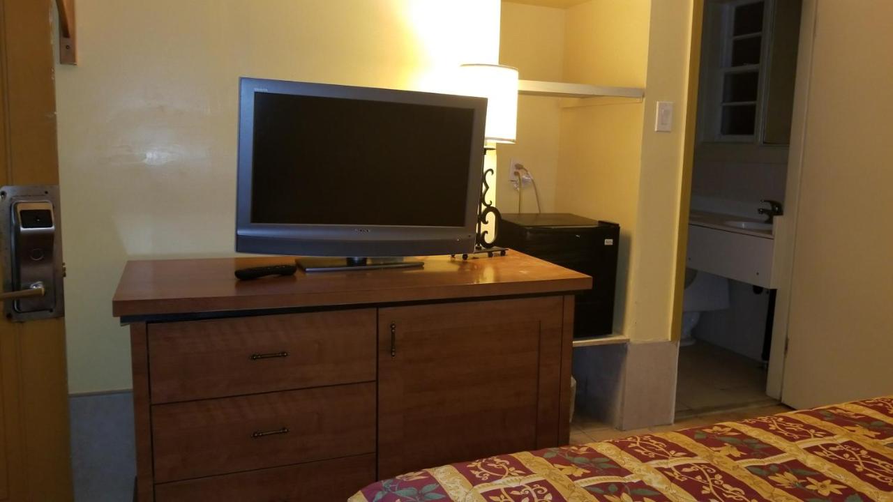 | Luxury Inn