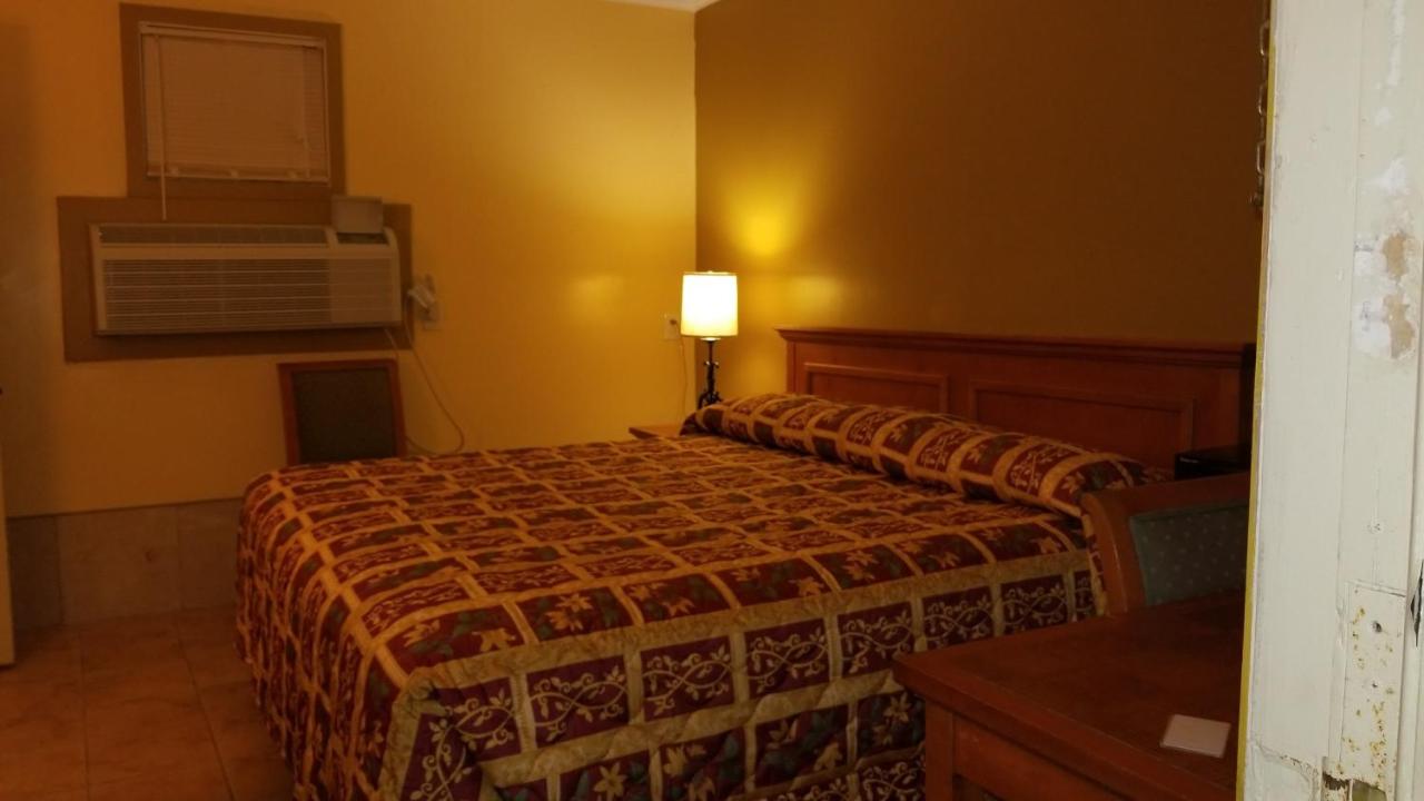 | Luxury Inn