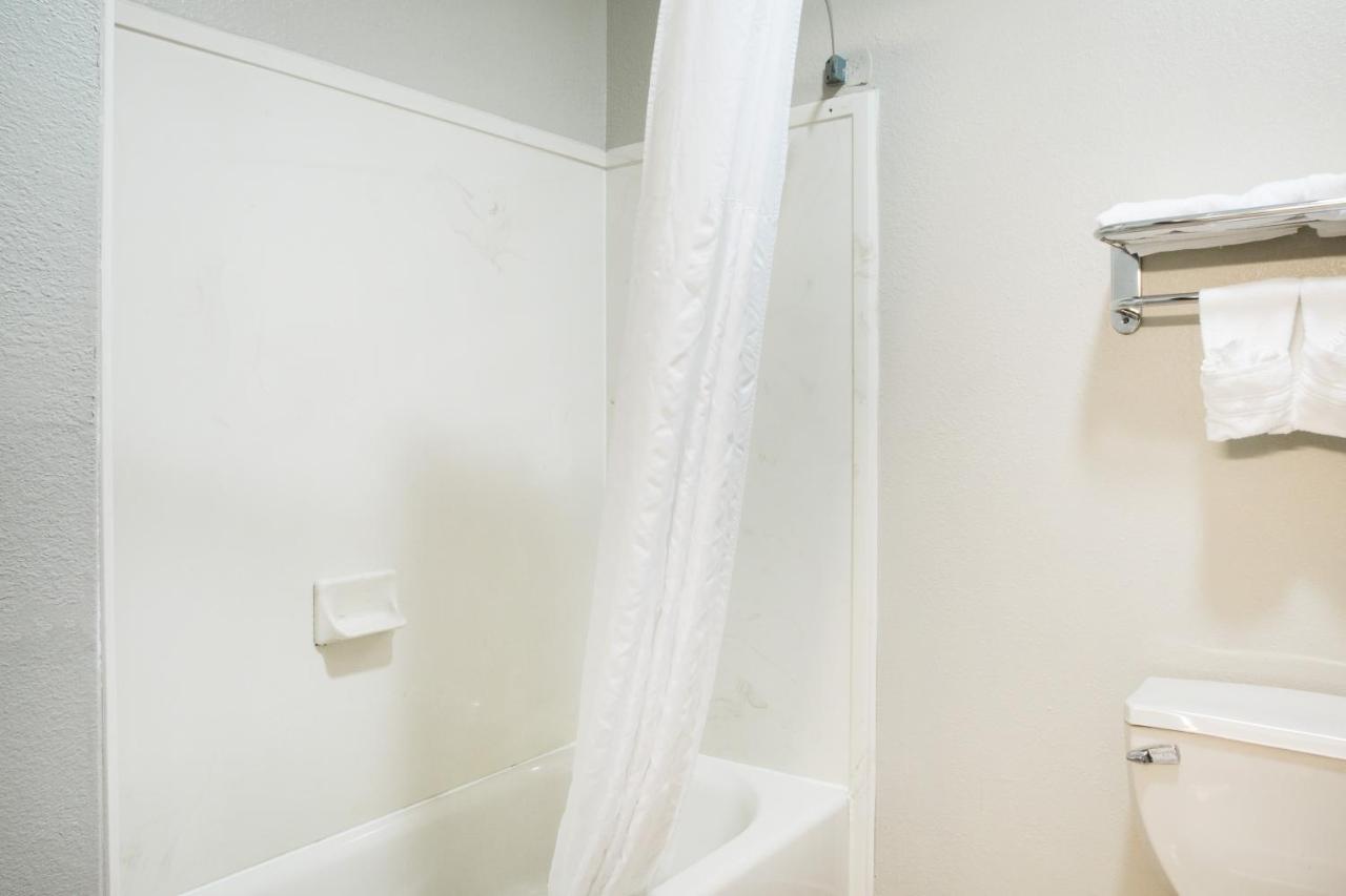 King Room - Non-Smoking at Super 8 by Wyndham Port Arthur/Nederland Area