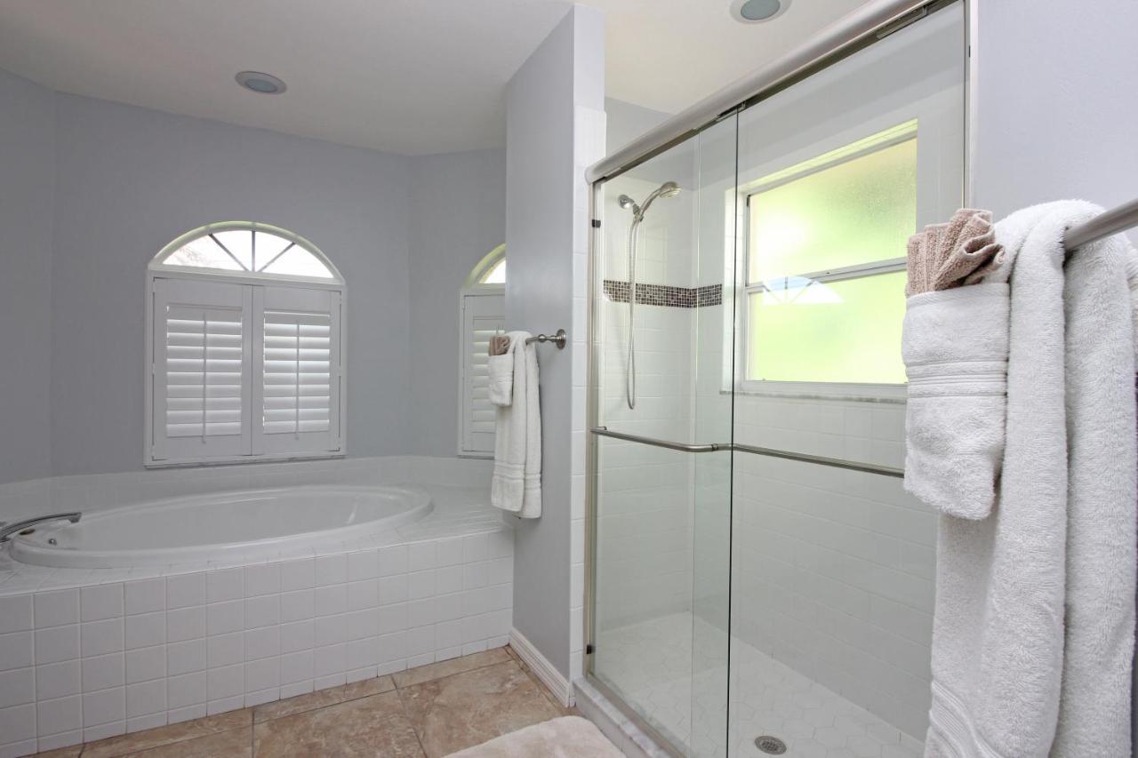 | Waterfront Villa Key Largo SW Cape ID1512