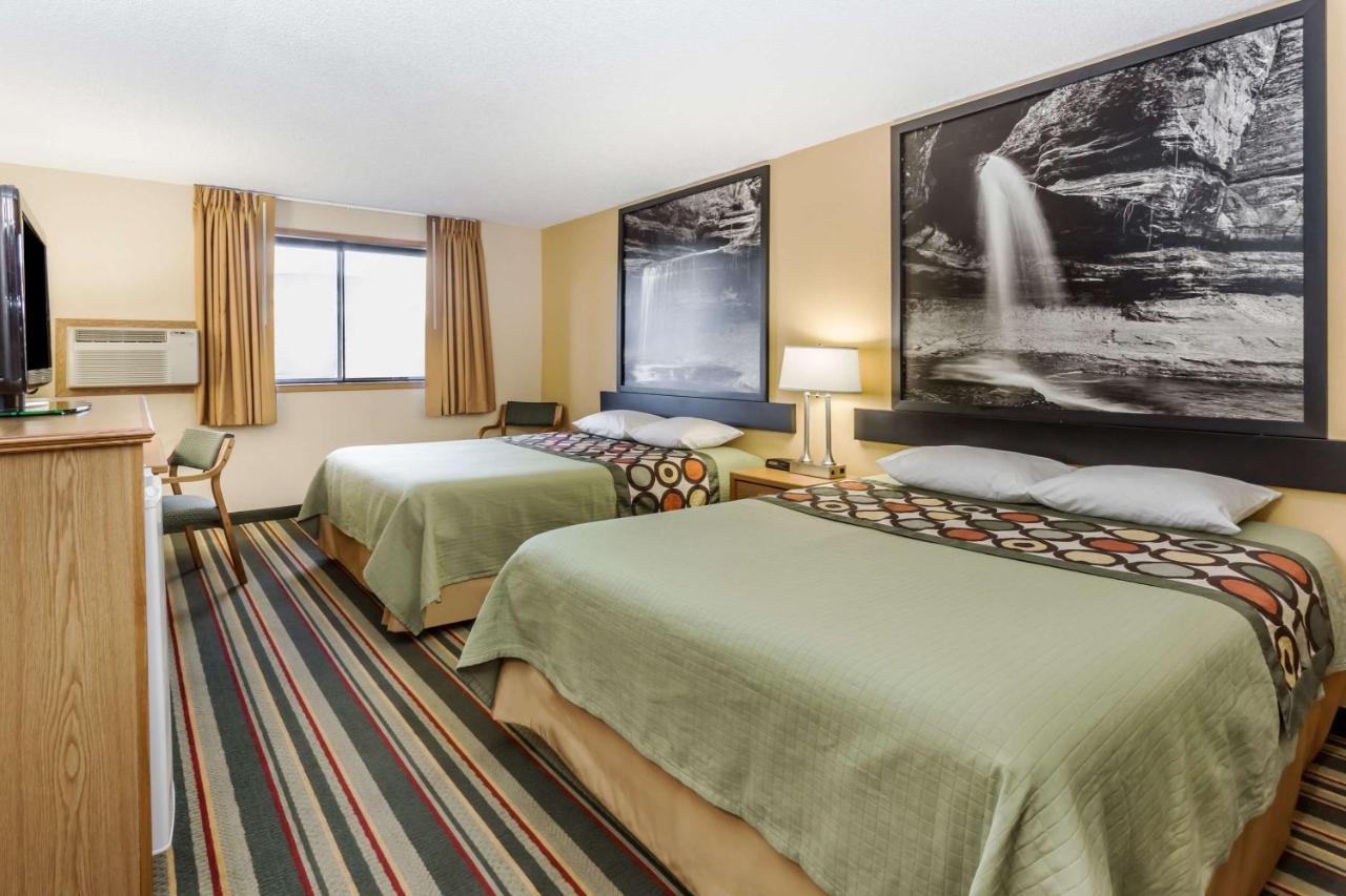 Queen Room with Two Queen Beds - Non-Smoking at Super 8 by Wyndham Ottawa Starved Rock