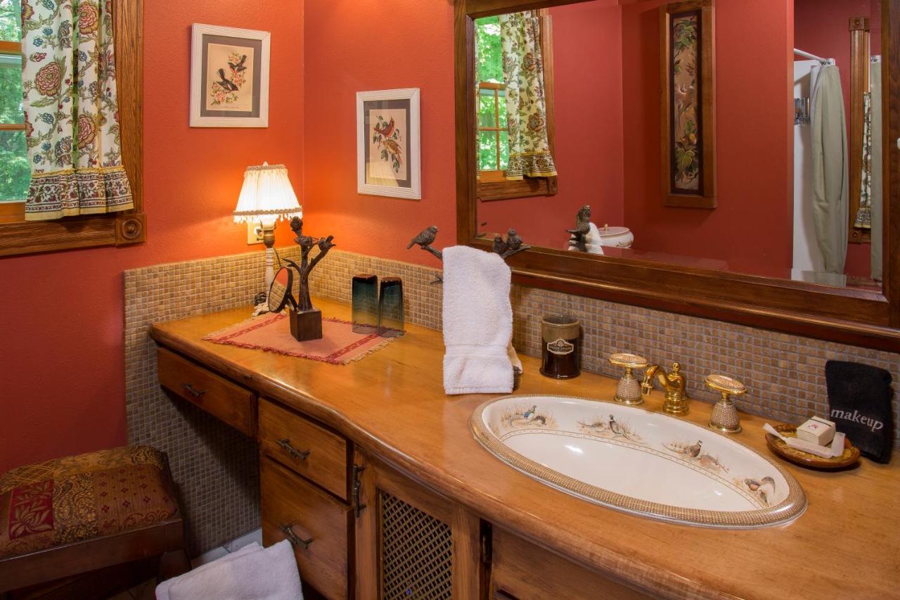 | Hidden Serenity Bed and Breakfast