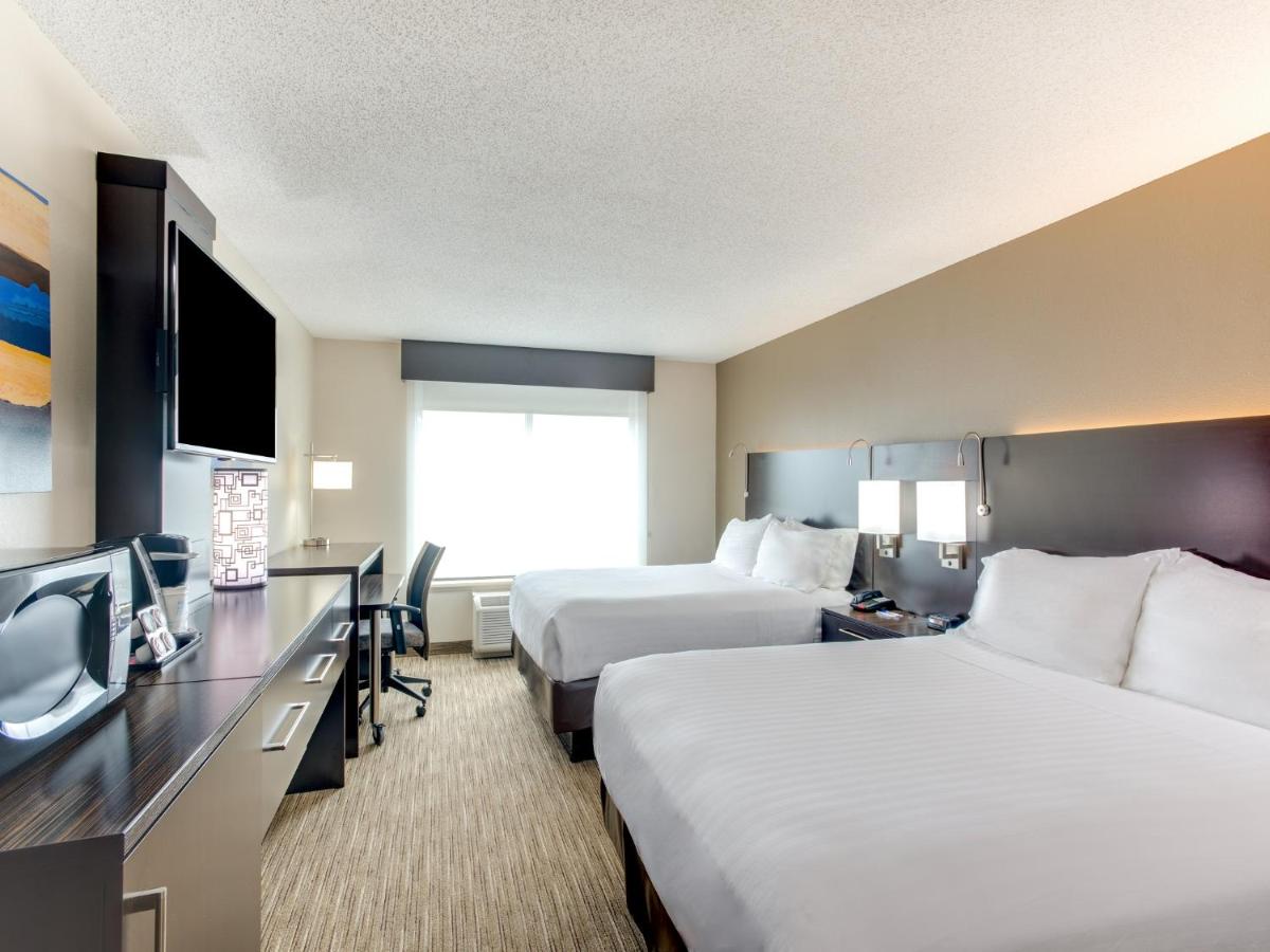 | Holiday Inn Express Hotel & Suites Bethlehem, an IHG Hotel