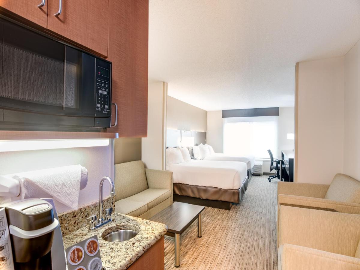 | Holiday Inn Express Hotel & Suites Bethlehem, an IHG Hotel