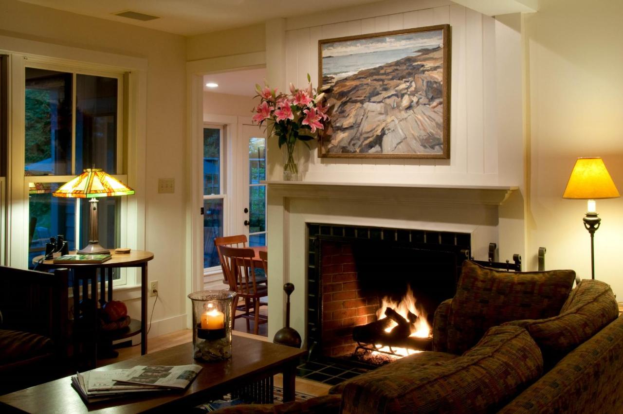 | Coveside Bed & Breakfast