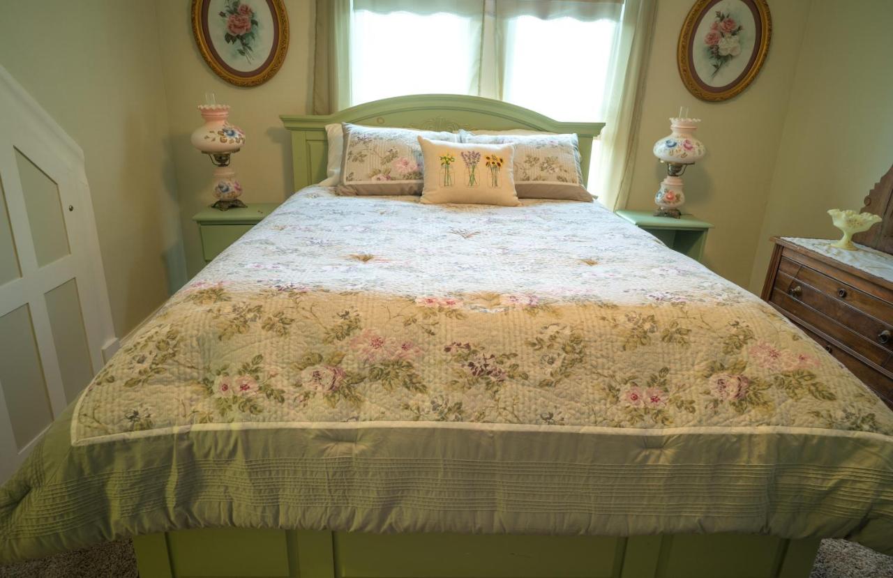  | Poppy Sister Inn