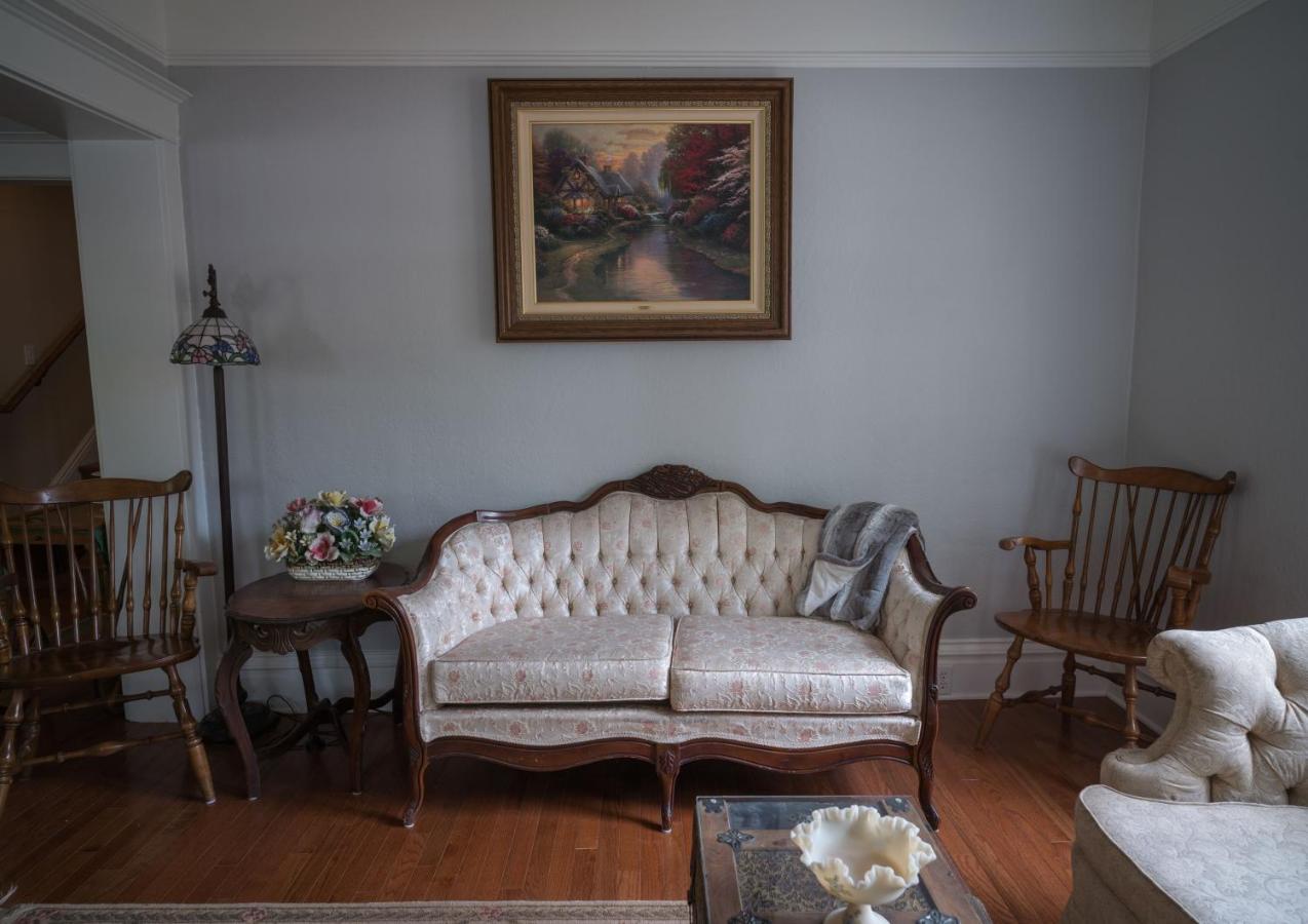  | Poppy Sister Inn