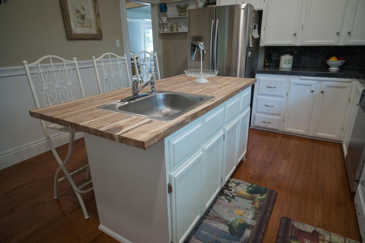  | Poppy Sister Inn