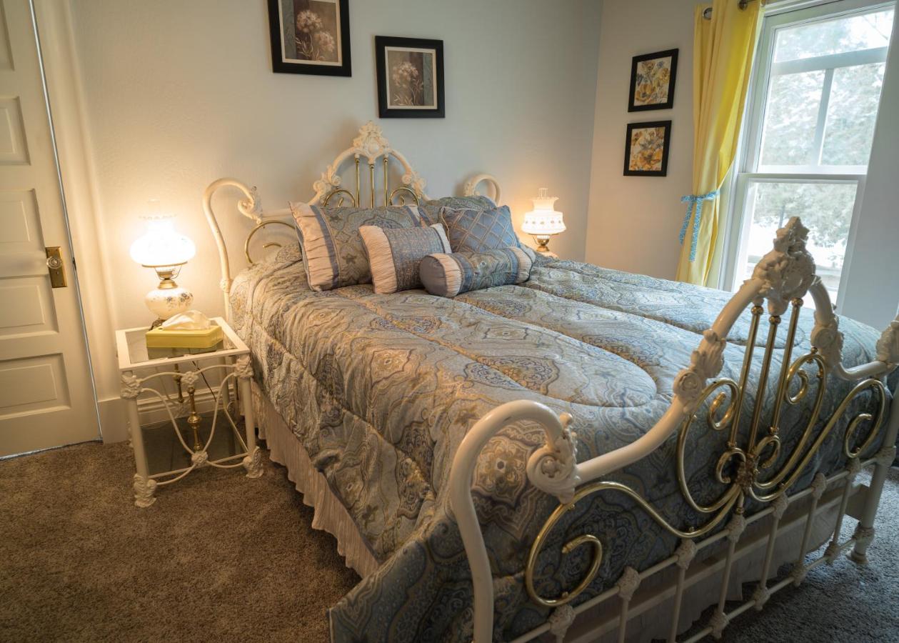  | Poppy Sister Inn