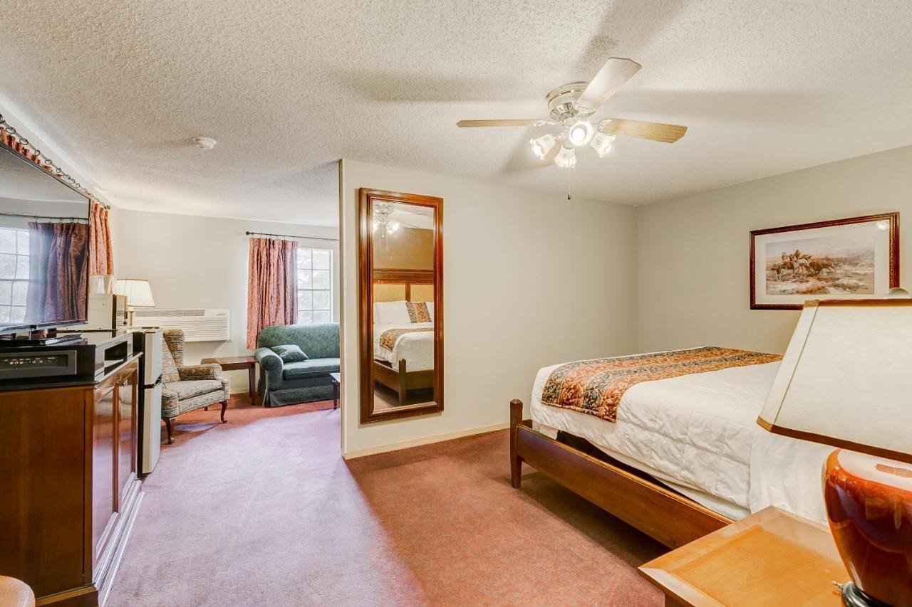 | Lake View Inn