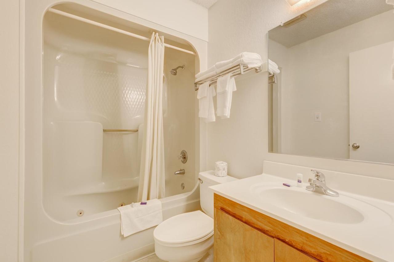  | Lake View Inn