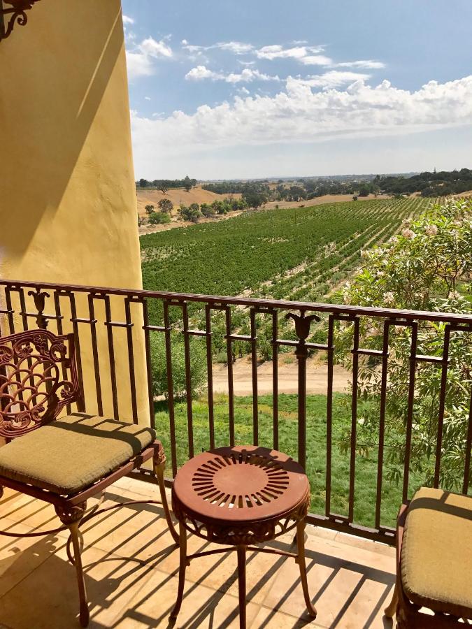 | CaliPaso Winery & Villa