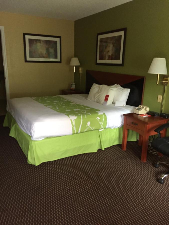 Standard King Room - Non-Smoking at Econo Lodge Dothan West