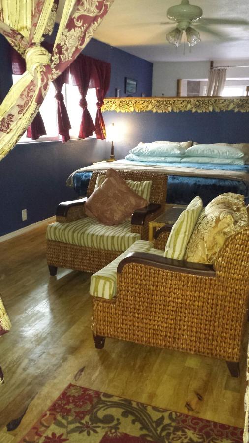 | Aloha Crater Lodge