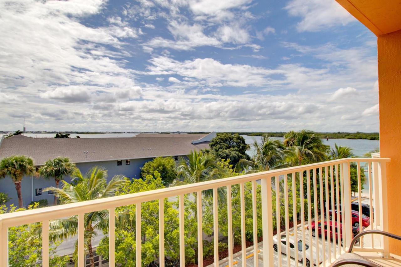 Deluxe Double Room with Two Double Beds at Hutchinson Island Hotel