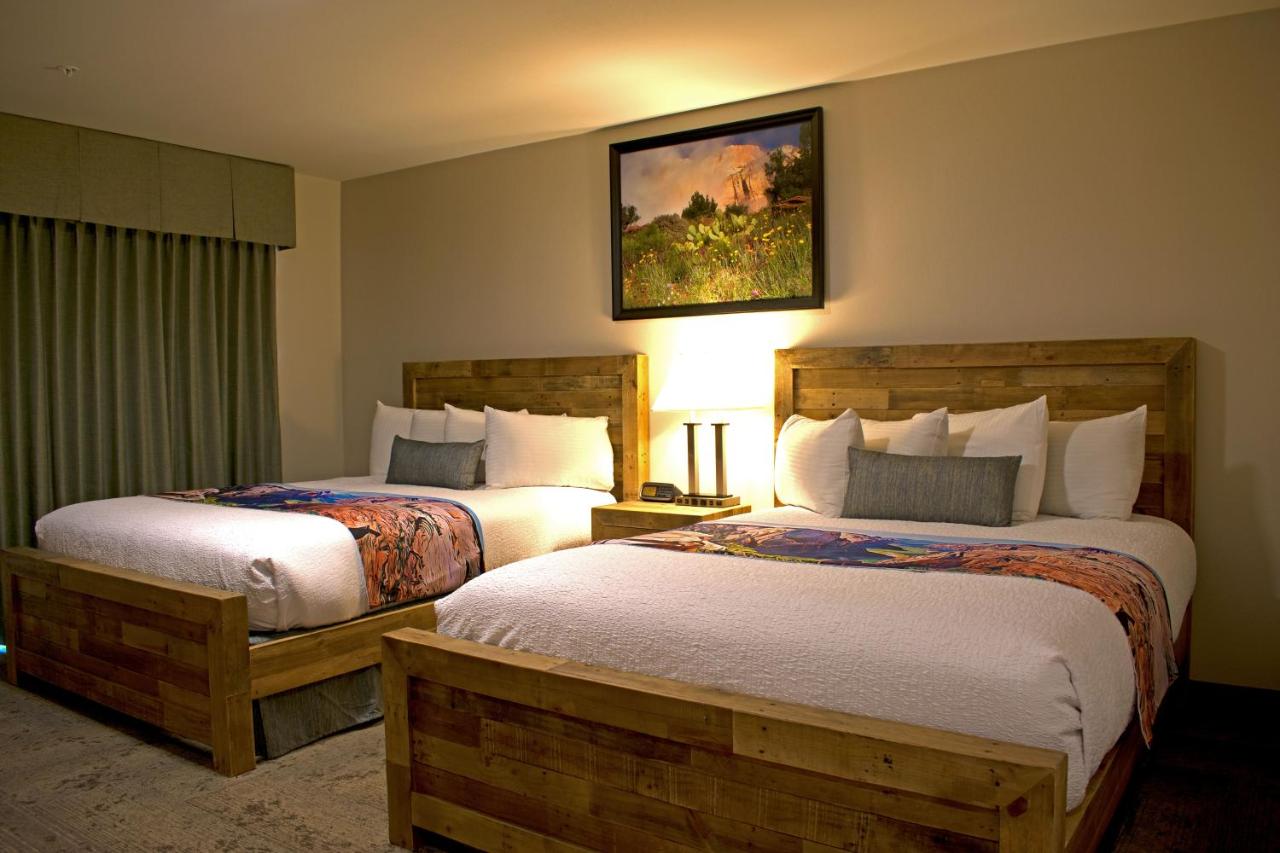 Superior Queen Room with Two Queen Beds at Bumbleberry Inn