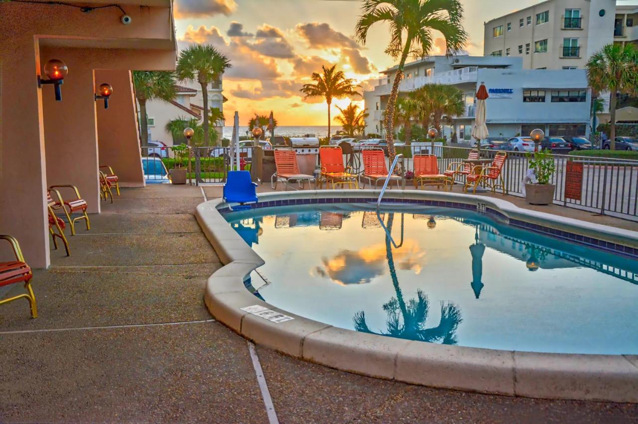 | Sea Cliff Hotel
