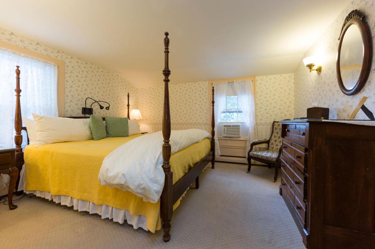 | The Elmhurst Inn
