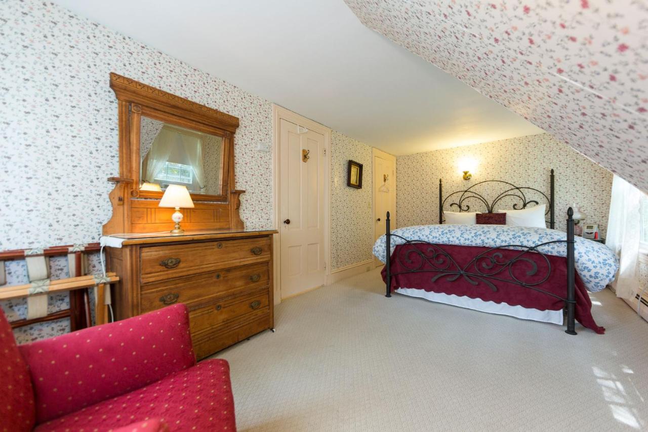 | The Elmhurst Inn