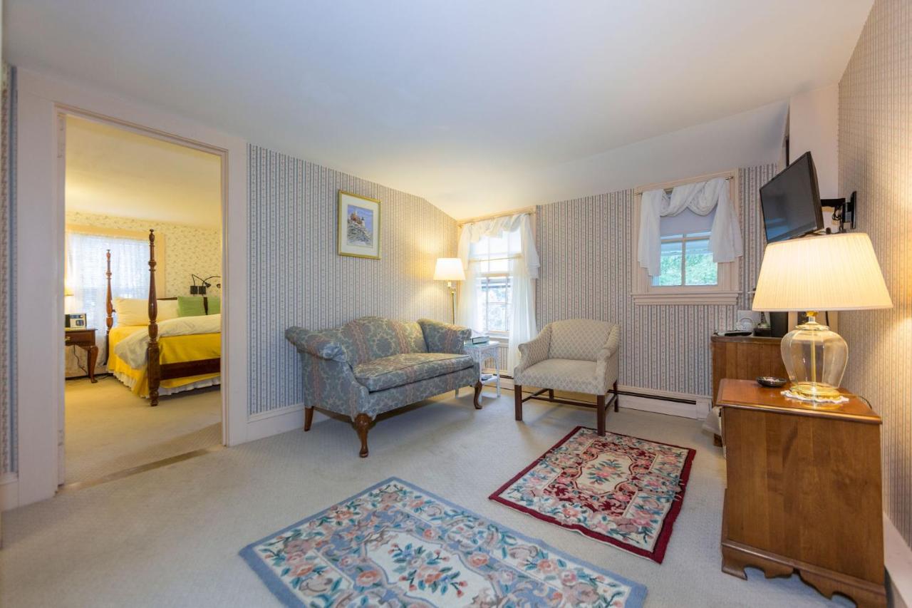| The Elmhurst Inn
