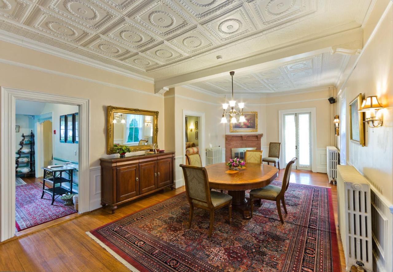 | The Elmhurst Inn