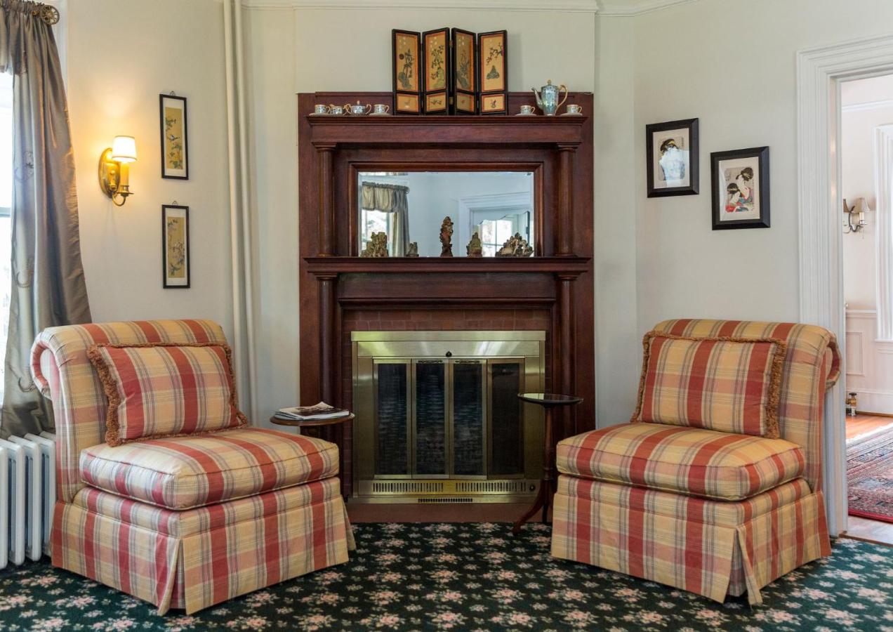 | The Elmhurst Inn