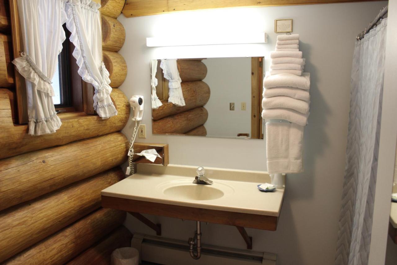 | Nootka Lodge