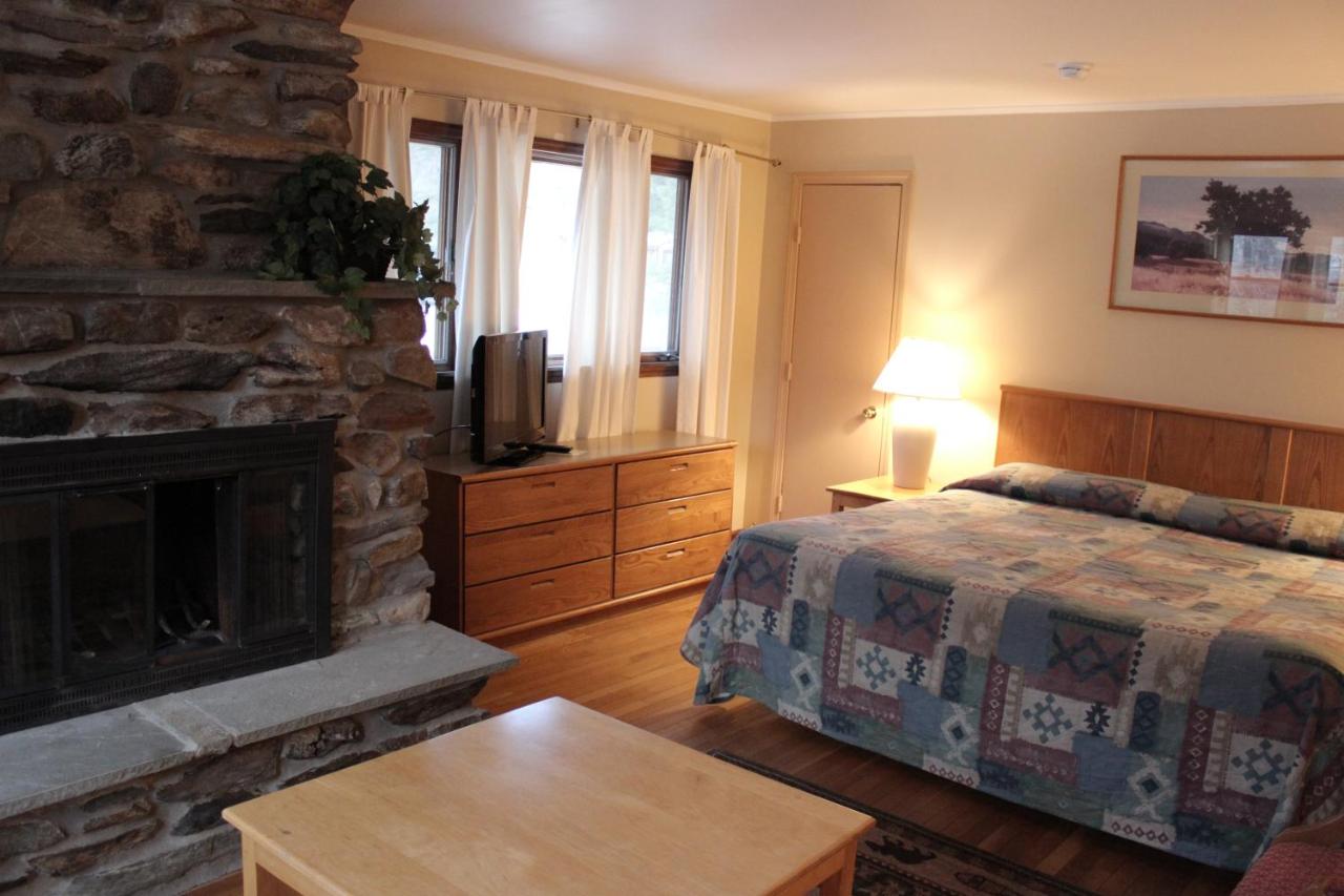 | Nootka Lodge