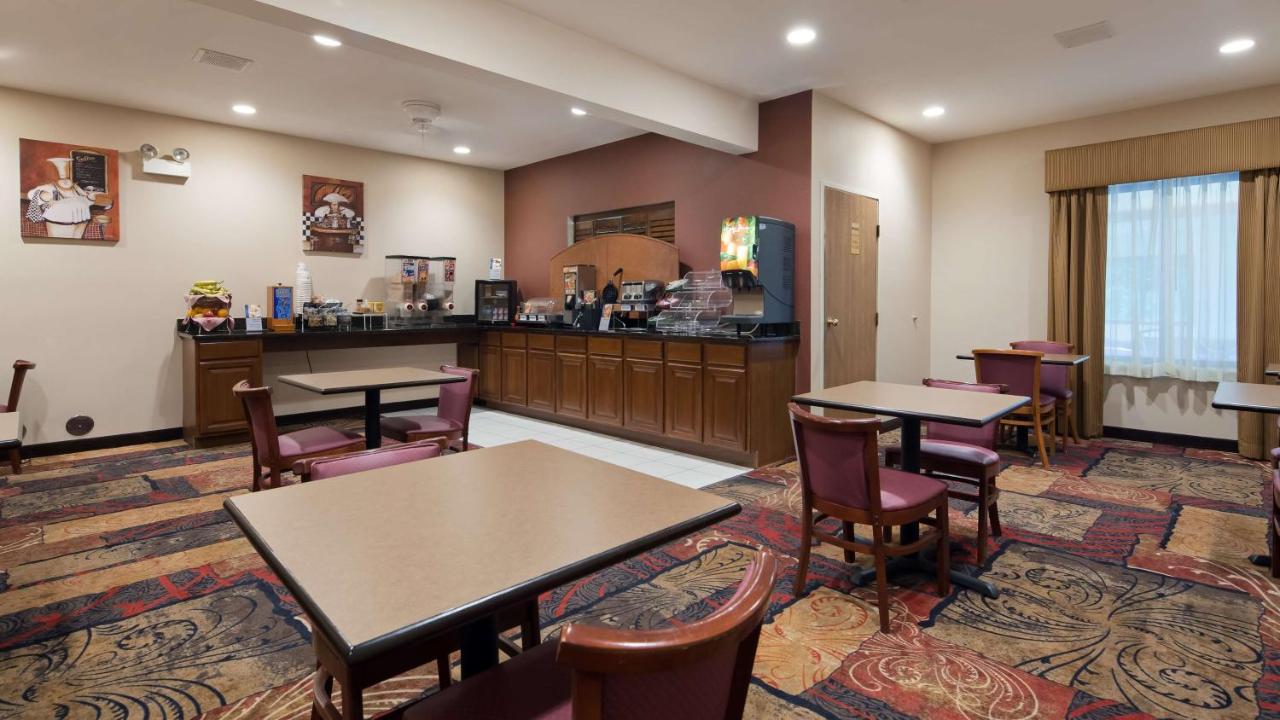 | Best Western Plaza Hotel Saugatuck