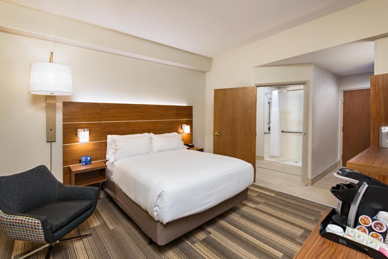  | Holiday Inn Express Peoria North - Glendale, an IHG Hotel