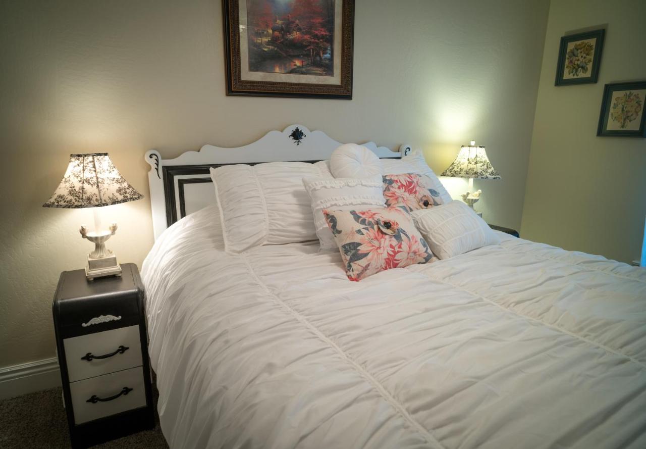  | Poppy Sister Inn