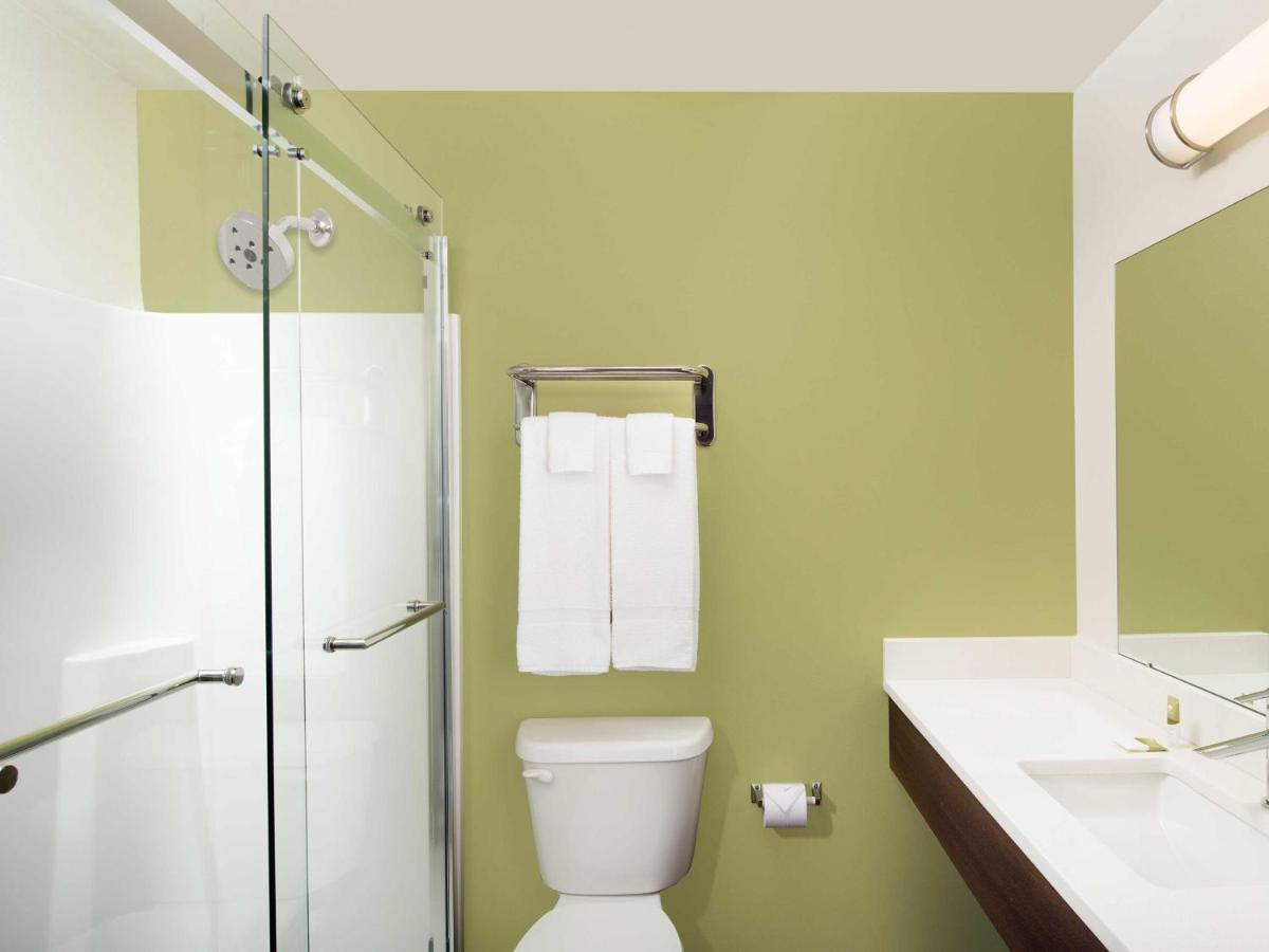 Standard Double Room at WoodSpring Suites South Plainfield