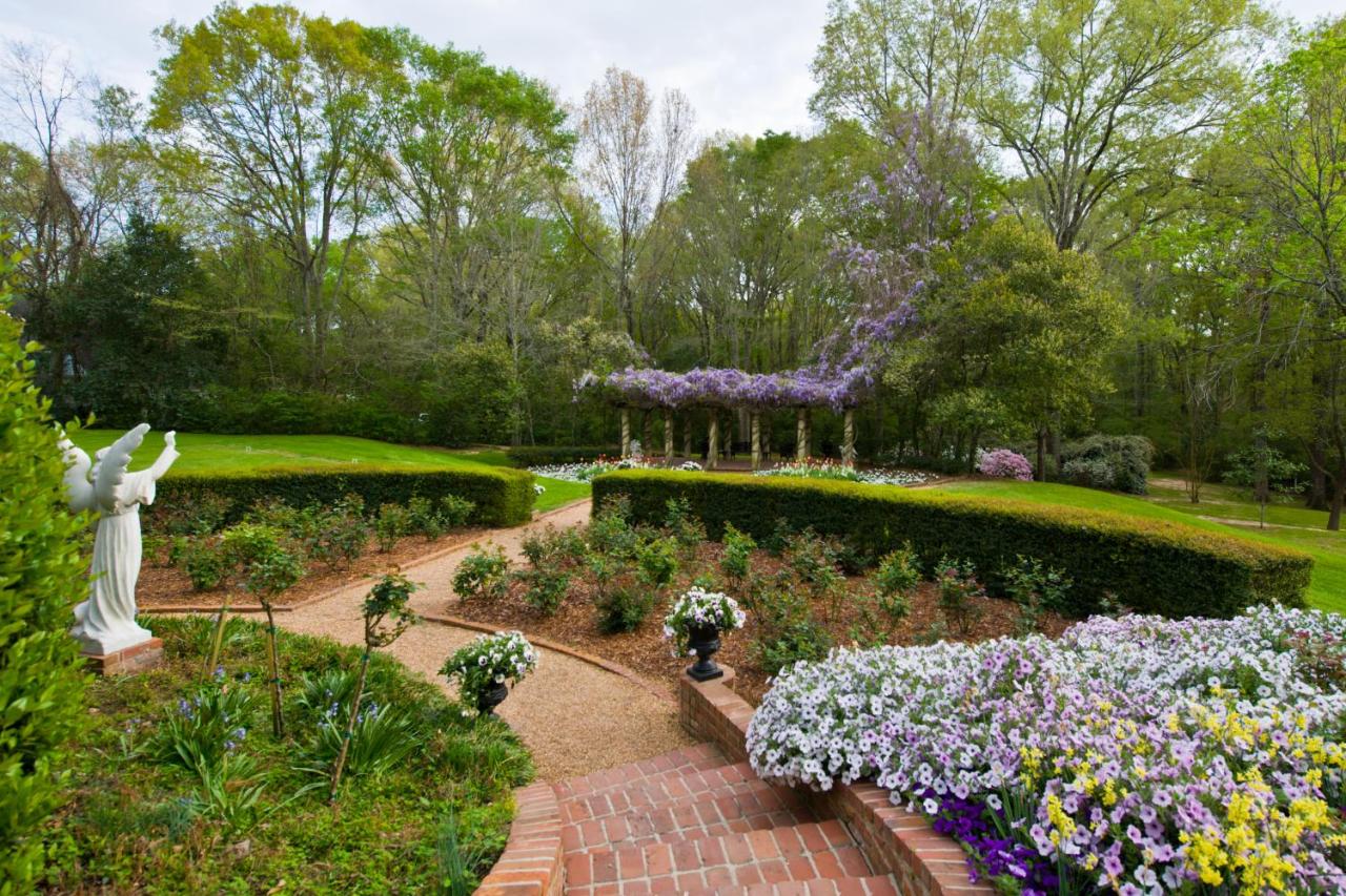  | Monmouth Historic Inn