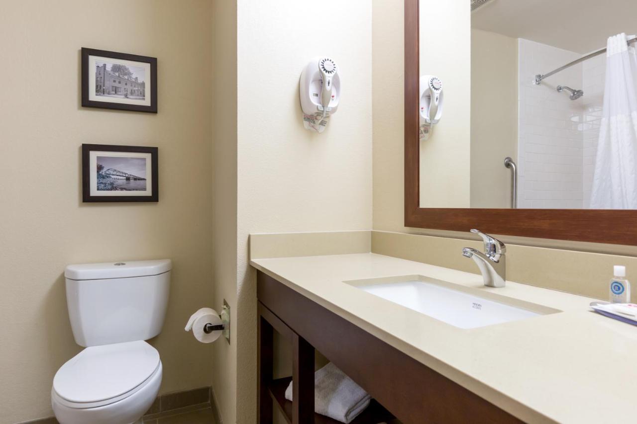King Room - Disability Access at Comfort Inn Collinsville near St. Louis