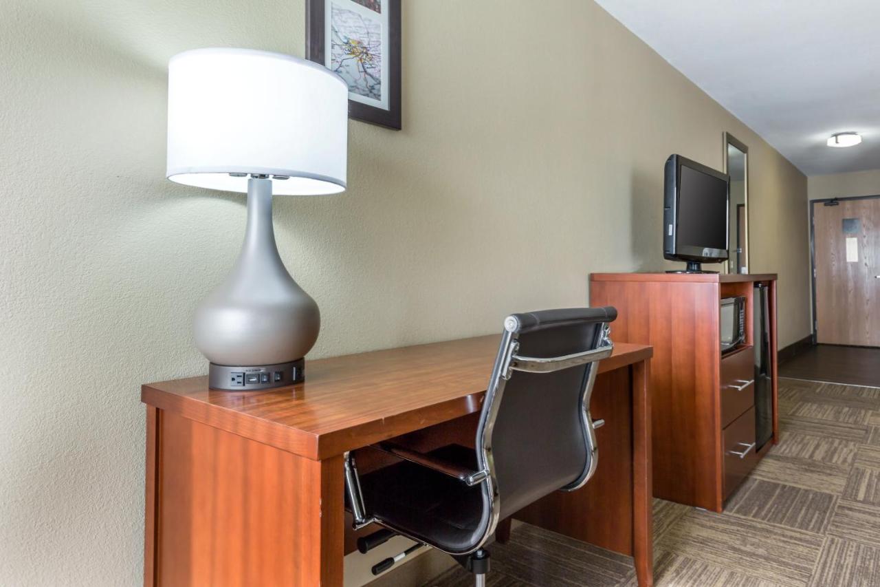 King Room - Disability Access at Comfort Inn Collinsville near St. Louis