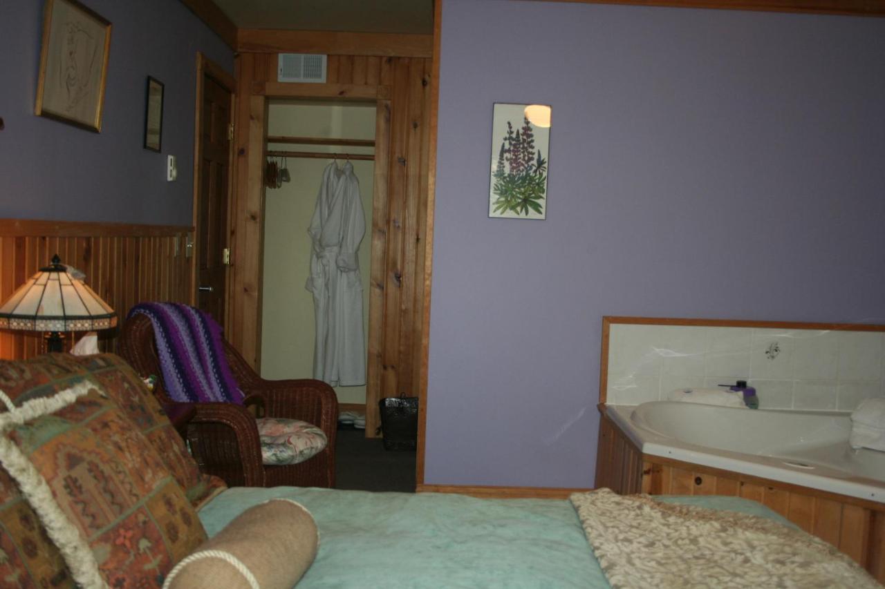 | Poplar Creek Guesthouse